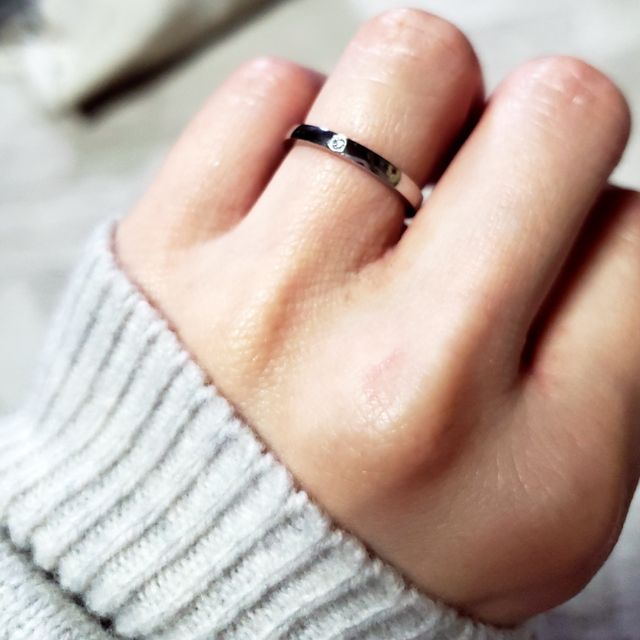 【カルティエ(Cartier)の口コミ】 結婚指輪はCartierと決めていました。
シンプルなデザインが良く、丸みが…
