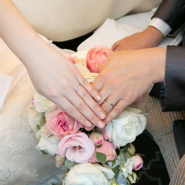 【アネリディギンザ(ANELLI DI GINZA)の口コミ】 婚約指輪と同じくねじれがあり、ハーフエタニティのデザインで探していま…