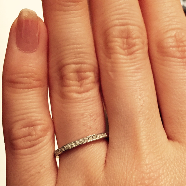 【銀座ダイヤモンドシライシの口コミ】 ダイヤの質と色々な方向から見たときの輝きが他にはなく綺麗でした。
暗い…