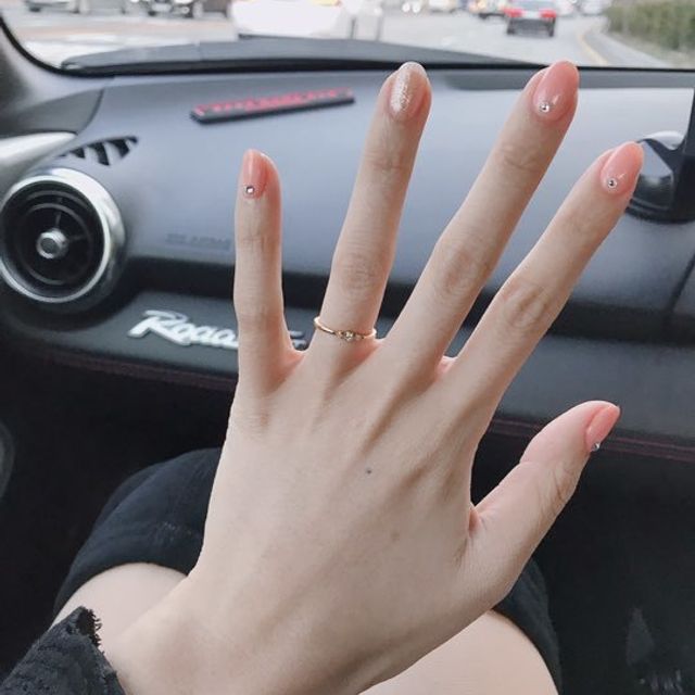 【4℃ BRIDAL(ヨンドシーブライダル)の口コミ】 一目ぼれで買いました。いろんなデザインやダイヤの大きさもたくさんあり…