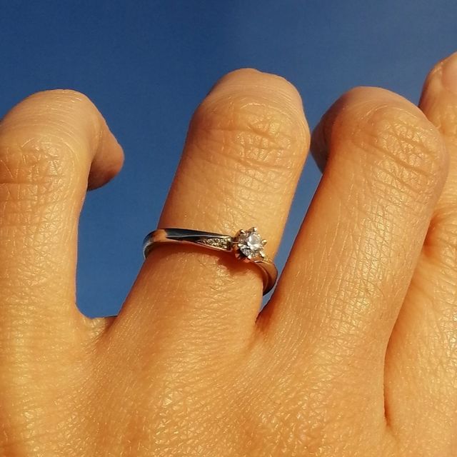 【RosettE(ロゼット)の口コミ】 センターの色の切り替わりがとても可愛かったです。ほとんど一目惚れでし…