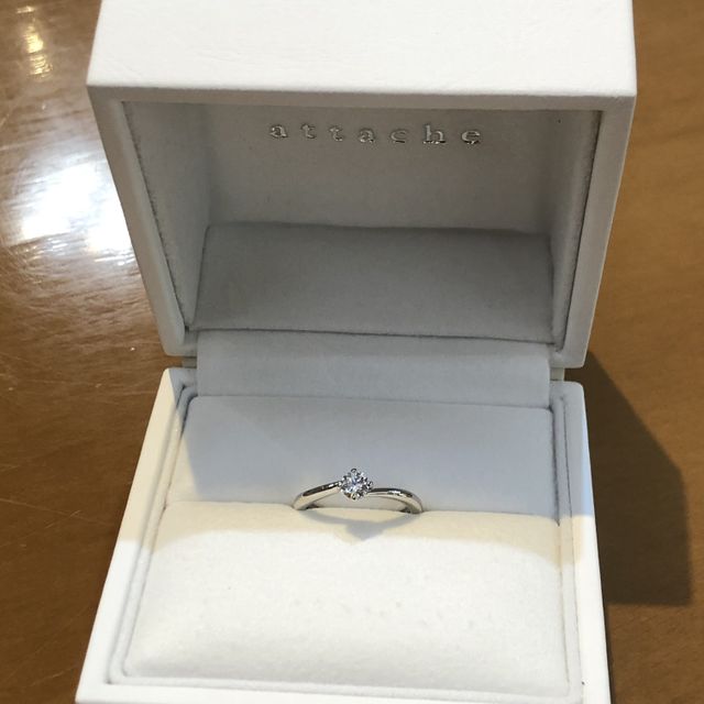 【ジュエリー東京の口コミ】 婚約指輪を選びに来店しました。個人的にシンプルなデザインの指輪が良い…