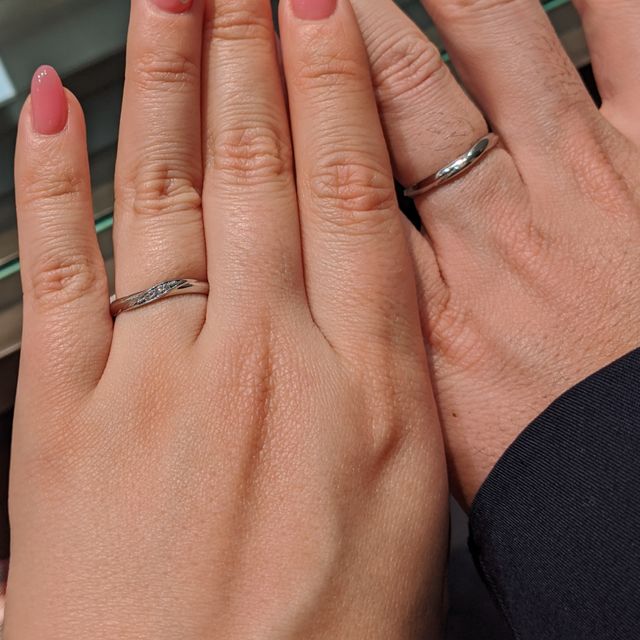 【アイプリモ(I-PRIMO)の口コミ】 初めからダイヤが少し埋め込まれたウェーブラインのデザイン！と決めてい…