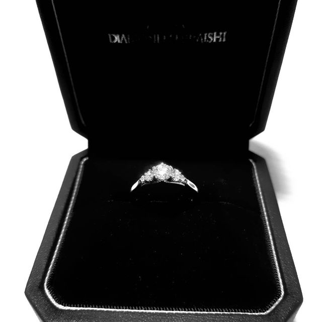 【銀座ダイヤモンドシライシの口コミ】 リングのデザインは、可愛いものから綺麗なものまでたくさん揃っていまし…