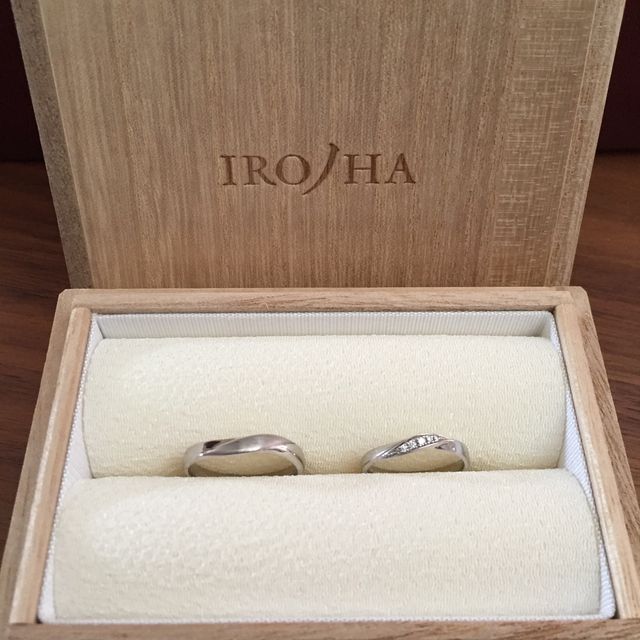 【彩乃瑞(IRONOHA)の口コミ】 ウェーブタイプのものを探していて、この指輪は見た目、付け心地ともにと…