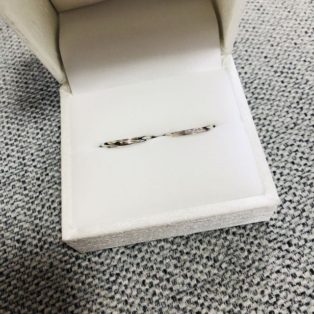 【1122 iifuufu bridal(いい夫婦ブライダル)の口コミ】 シンプルで、飽きがこないデザインのものを探していました。店員さんのオ…