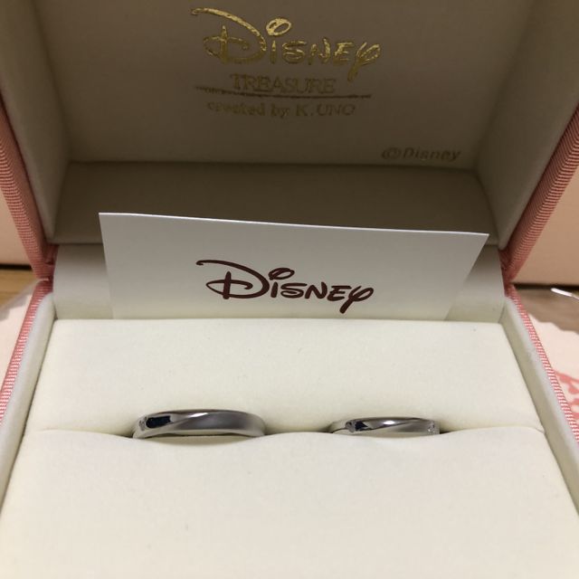【ケイウノ ブライダル(K.UNO BRIDAL)の口コミ】 昔からディズニーが大好きで、口コミやSNSで調べてディズニー公式の指輪を…