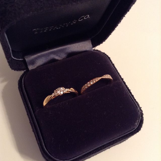 【ティファニー(Tiffany & Co.)の口コミ】 皆とかぶらないデザインで信頼性の高いブランドが良かったので探しました…