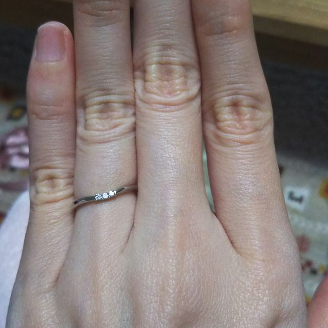 【アイプリモ(I-PRIMO)の口コミ】 指が人より細めなので、あまり派手ではないタイプを探していました。シン…