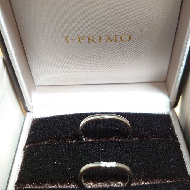 【アイプリモ(I-PRIMO)の口コミ】 デザインがシンプルで細身の形状で飽きがこない点が◎
プラチナリングでダ…