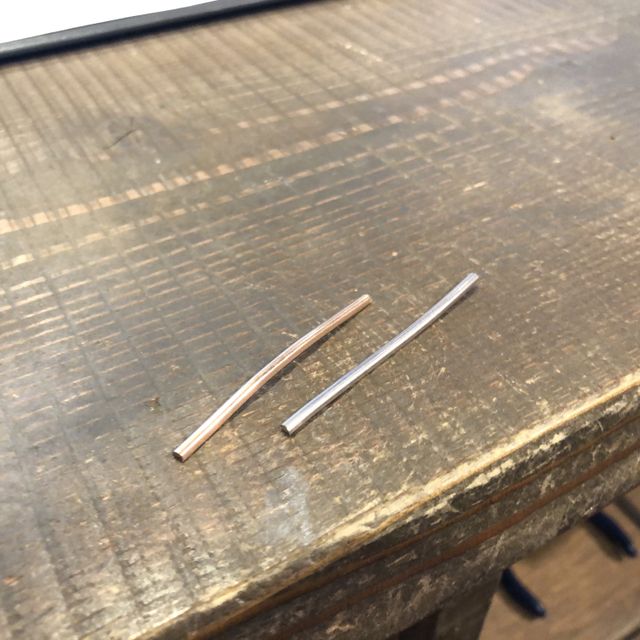 【鎌倉彫金工房の口コミ】 甲丸というスタンダードな丸形を選びました。太さは中間の2mm。彼の指輪は…