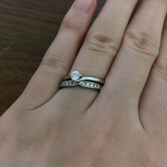 【ラザール ダイヤモンド(LAZARE DIAMOND)の口コミ】 欲しい結婚指輪の形があったので、先に結婚指輪を選びました！仕事の時も…