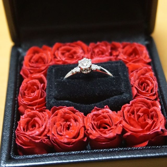 【エクセルコダイヤモンド(EXELCO DIAMOND)の口コミ】 色々なデザインを見ていたが、プロポーズでダイヤモンドを先に頂いていた…