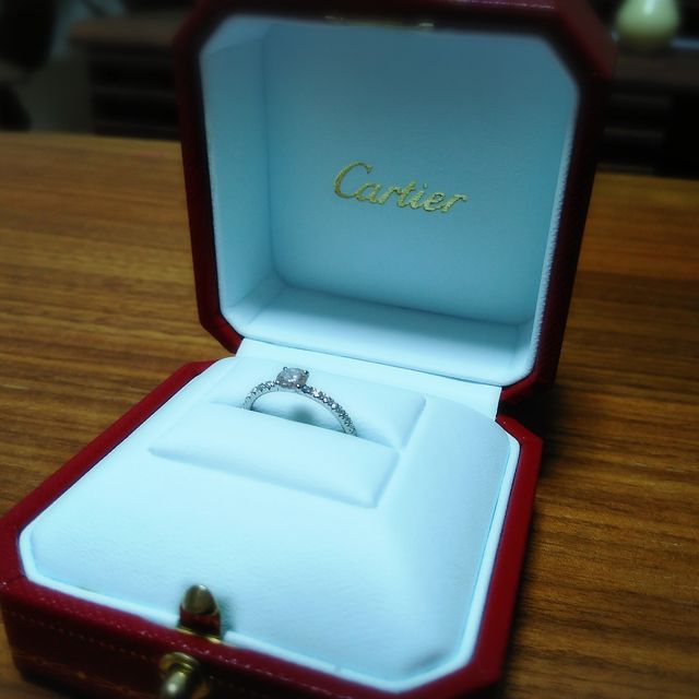 【カルティエ(Cartier)の口コミ】 リングが太い物が苦手なので、華奢な物を探していました！そして真ん中の…