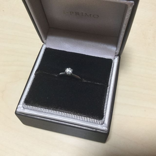 【アイプリモ(I-PRIMO)の口コミ】 ダイヤモンドに向かって細くなっているデザインが綺麗だったのと、
いろん…