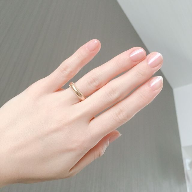 【ティファニー(Tiffany & Co.)の口コミ】 デザインは全体的にシンプルです。縁に模様が入っていて、真ん中が膨らん…