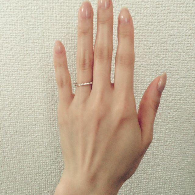 【アイプリモ(I-PRIMO)の口コミ】 婚約指輪と一緒に付けるような、小粒ダイヤの結婚指輪を探していてこちら…