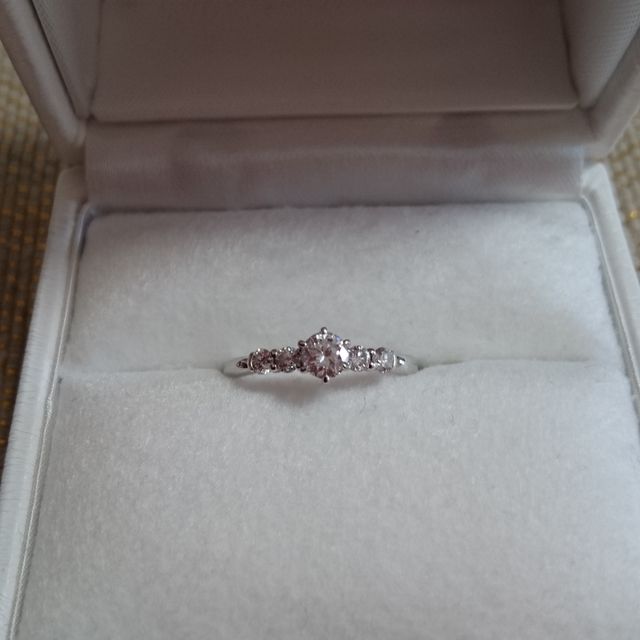 【D&D 144の口コミ】 一石は大きく、周りにも何石かあってキラキラしたものという希望がもとも…