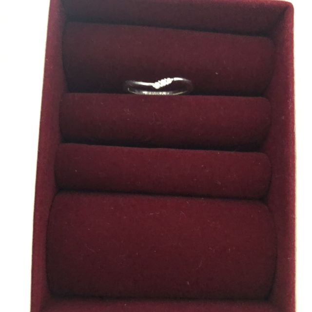 【PROPOSE(プロポーズ)の口コミ】 婚約指輪と重ね付けが出来ること、ずっと着けていたいので変色・変形しづ…