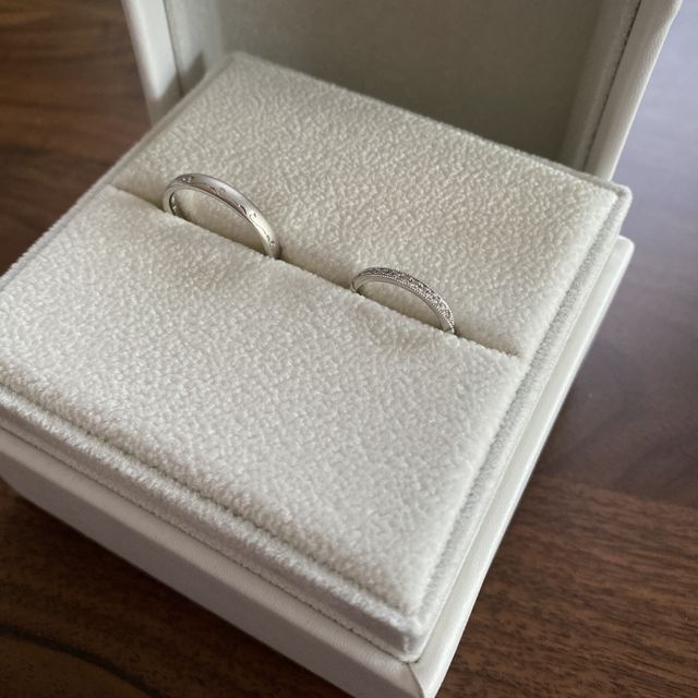 【AFFLUX(アフラックス)の口コミ】 普段指輪をしていないので、どれがいいのかよく分からず長時間悩んでいた…