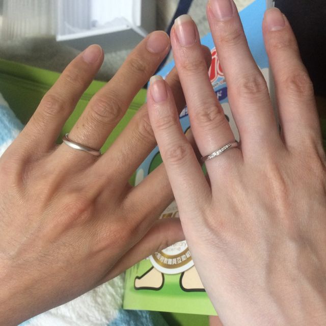 【4℃ BRIDAL(ヨンドシーブライダル)の口コミ】 最初はダイヤのないシンプルなものにしようかと思っていましたが、婚約指…