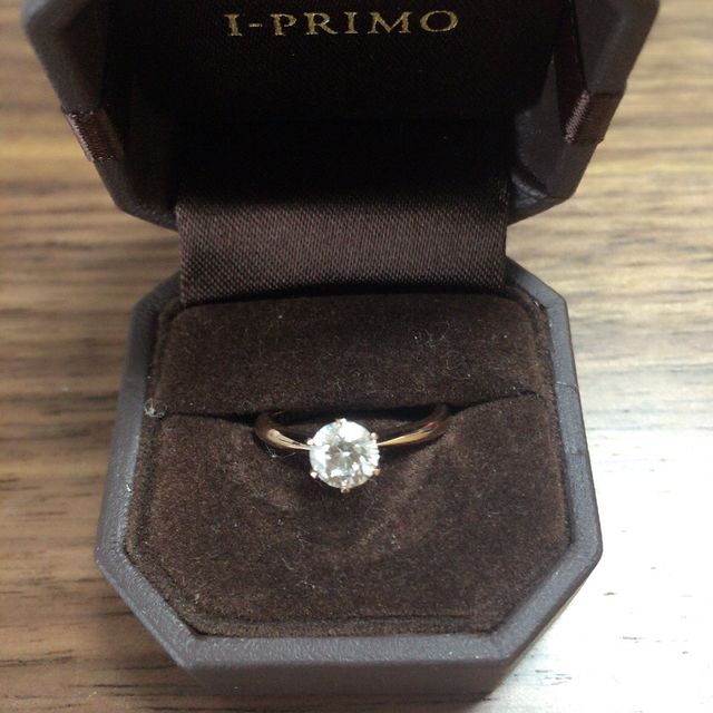 【アイプリモ(I-PRIMO)の口コミ】 彼が1人で選んでプロポーズしてくれたのですが、私の持っているジュエリー…