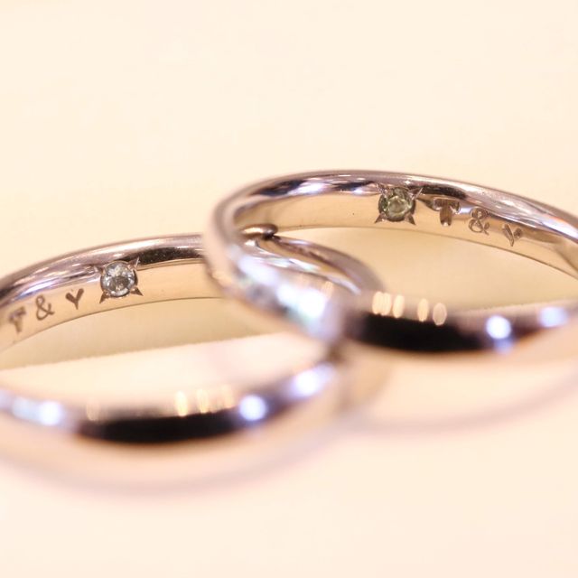 【ケイウノ ブライダル(K.UNO BRIDAL)の口コミ】 もともと、指輪はとにかくシンプルなものがいい！という2人の意見は一致し…