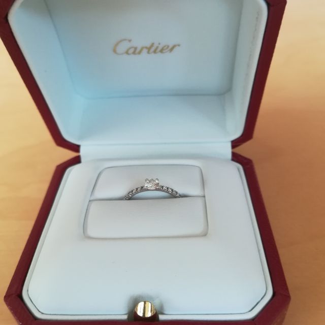 【カルティエ(Cartier)の口コミ】 エタンセル ドゥ カルティエ リングを購入。
普段使いしやすそうなデザイ…