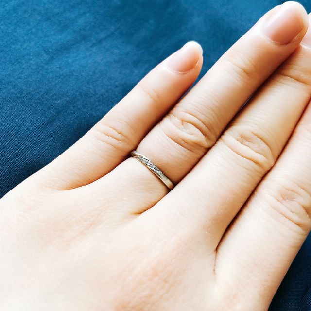 【towa et toi(トワエトワ)の口コミ】 シンプルなデザインで一目見た時に心が惹かれました。色は普段からアクセ…