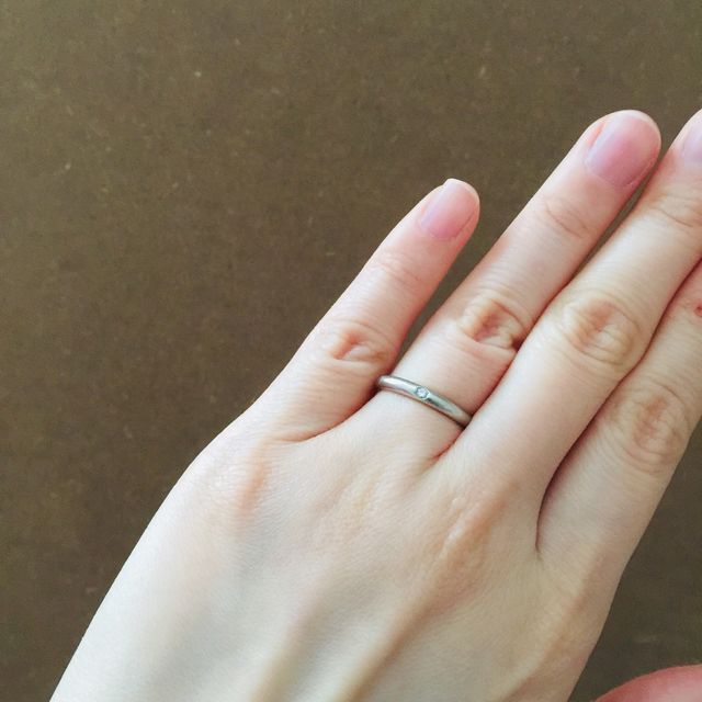 【ラザール ダイヤモンド(LAZARE DIAMOND)の口コミ】 毎日着けるものなので、シンプルなものが良いと思っていました。でもシン…