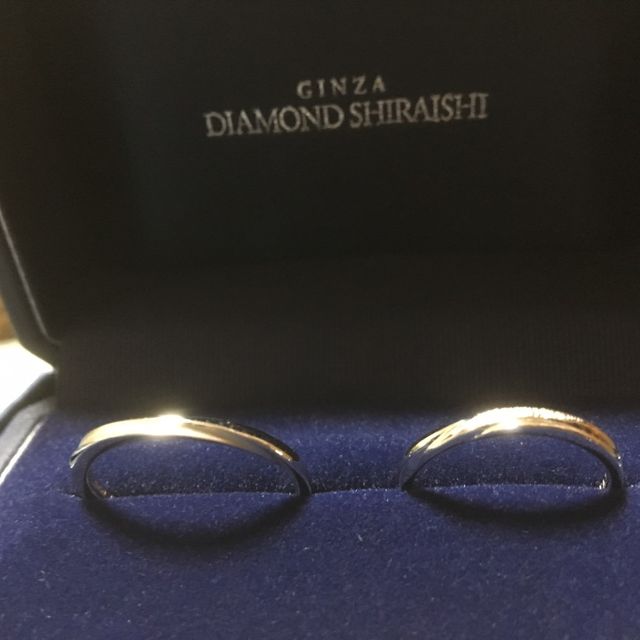 【銀座ダイヤモンドシライシの口コミ】 ・ダイヤモンドが他より良かった
実際に顕微鏡を使って輝きを見せてくれた…