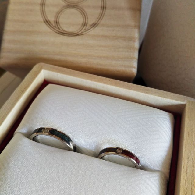 【TOMOE(トモエ)の口コミ】 七宝焼で作られているとのこと。他の指輪もたくさん試着をしましたがTOMOE…