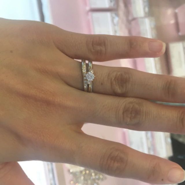 【infinitylove(インフィニティラヴ)の口コミ】 ゴールドとプラチナのコンビネーションが独特の色合いになっており可愛ら…