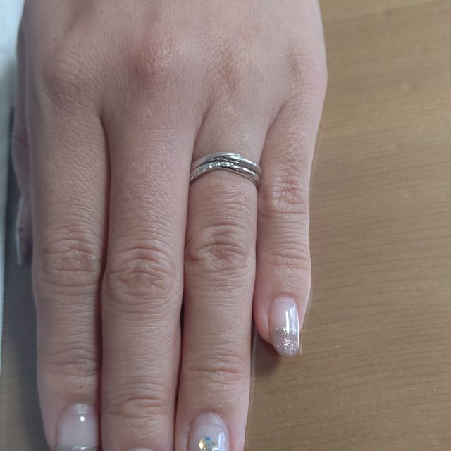 【HOSHI no SUNA 星の砂(ほしのすな)の口コミ】 結婚指輪のデザインと形が、この度購入しようとした形とデザインが良くマ…