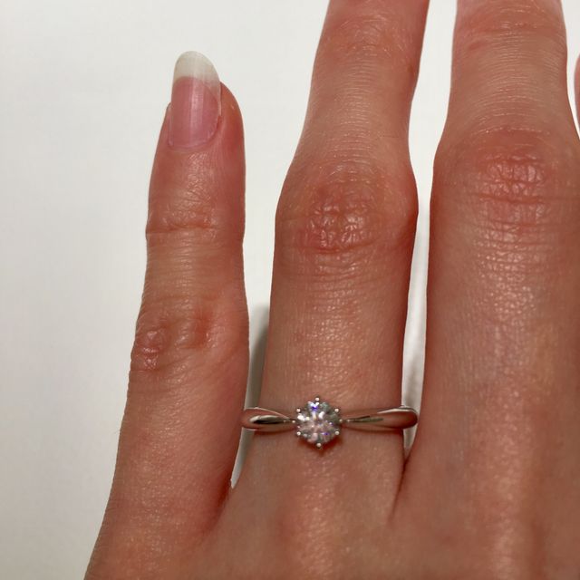 【MIKIMOTO(ミキモト)の口コミ】 ダイヤを留める爪があまり高くないデザインを探していました。リングの太…
