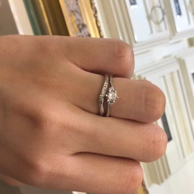 【Mariage ent(マリアージュエント)の口コミ】 シンプルなフォルムが可愛らしい印象ですし、ダイヤモンドの輝きをより引…