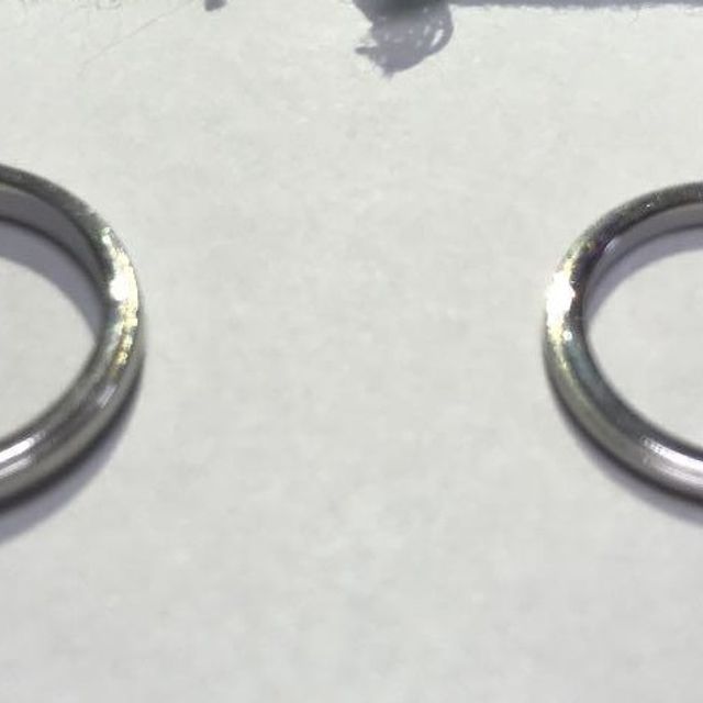 【ティファニー(Tiffany & Co.)の口コミ】 シンプルなのが一番の決め手でした。彼女が好きなブランドであったことと…