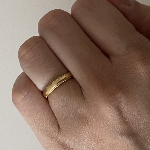 【アイプリモ(I-PRIMO)の口コミ】 初めはゴールドが好きな夫がこちらのデザインに一目惚れしました。
私は色…