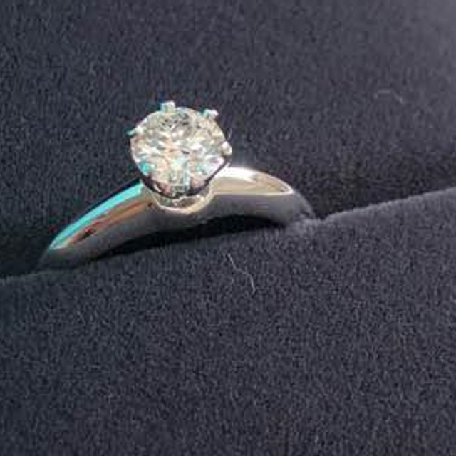 【ティファニー(Tiffany & Co.)の口コミ】 妻（当時彼女）が普段から好きなブランドだなぁと言っていたことが一番の…