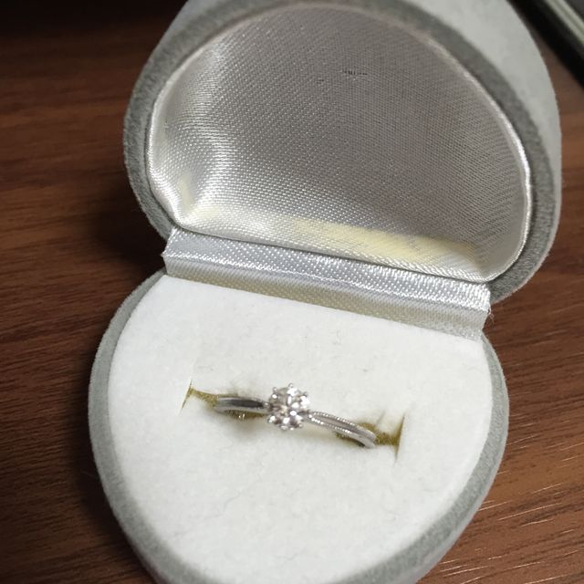 【AHKAH(アーカー)の口コミ】 初めは目立たなくつけやすいものを希望していましたが、実際見に行くとエ…