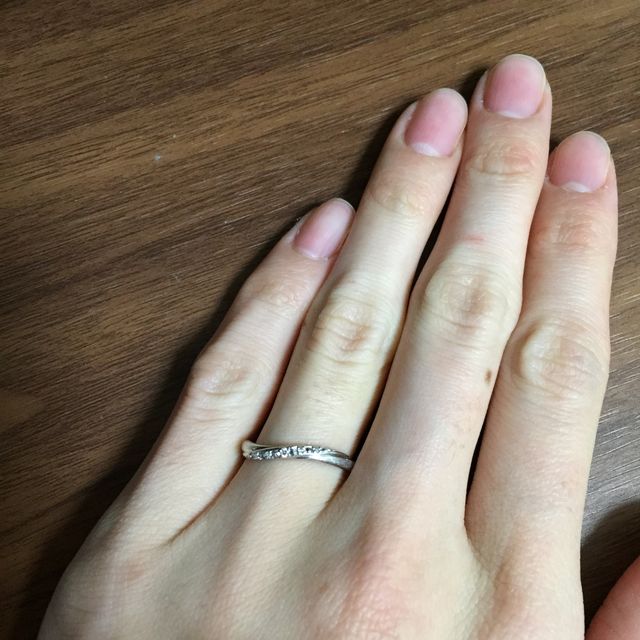 【STAR JEWELRY(スタージュエリー)の口コミ】 シンプルな指輪を試着してもあまりピンとこなかったため、石の入ったデザ…