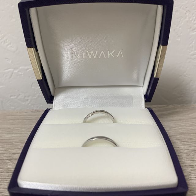 【俄(にわか)の口コミ】 動きがあるデザインに一目惚れして即決いたしました。
ポイントとしてダイ…