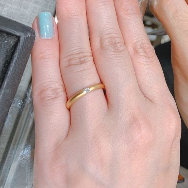 【Joie de treat.(ジョア・ドゥ・トリート)の口コミ】 マットな質感でシンプルなデザインが気に入り購入を決めました。ゴールド…