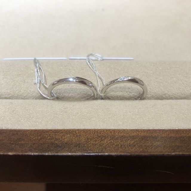 【TRECENTI(トレセンテ)の口コミ】 店舗でカタログを拝見し、好みのストレート型をいくつか試着しました。見…