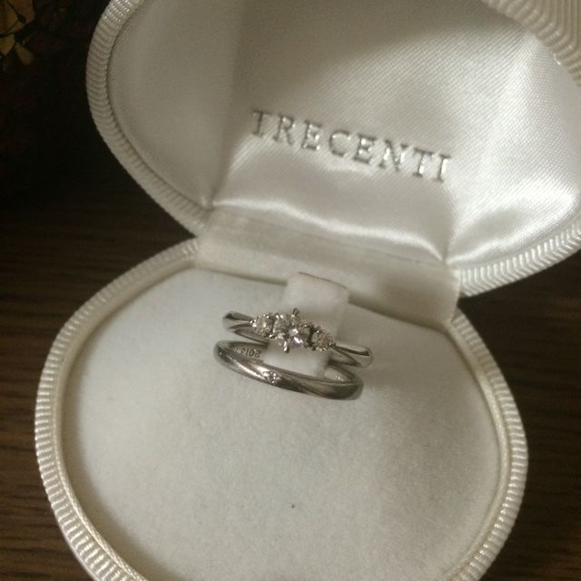 【TRECENTI(トレセンテ)の口コミ】 エンゲージ、マリッジを一緒にこちらの
お店で購入しました。
何店舗か見…