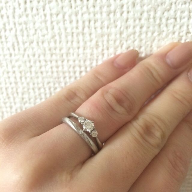 【TRECENTI(トレセンテ)の口コミ】 エンゲージ、マリッジを一緒にこちらの
お店で購入しました。
何店舗か見…