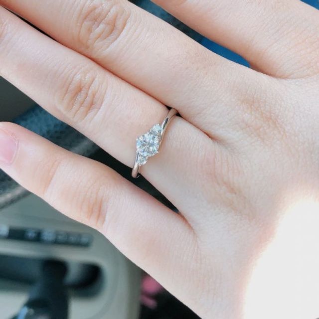 【GALA JEWELRY(ガラジュエリー)の口コミ】 予算の範囲内で質の良いプラチナ、大きなダイヤモンドを求めてこちらのリ…