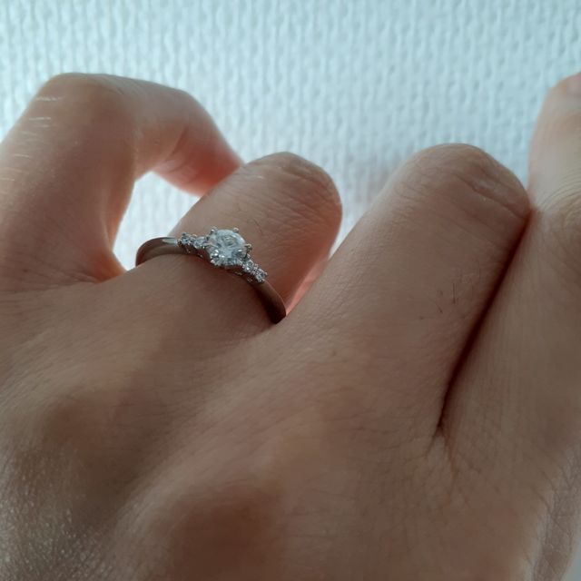 【アイプリモ(I-PRIMO)の口コミ】 以前から、エンゲージとマリッジリングの重ね付けに憧れていました。結婚…