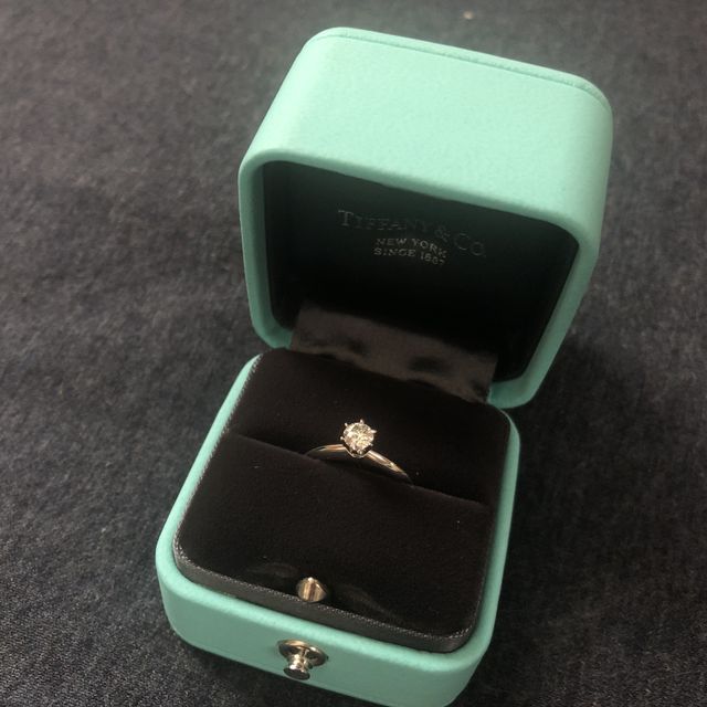 【ティファニー(Tiffany & Co.)の口コミ】 王道な婚約指輪を探していました。指輪といえば、ティファニーというイメ…