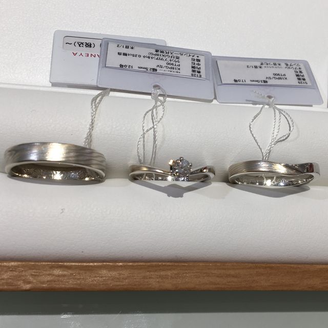 【杢目金屋(もくめがねや)の口コミ】 セットリングなので重ね付けができるデザインです。あんまり人と被りたく…